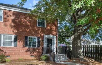 2 beds, 1 bath, $1,895