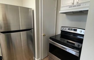 2 beds, 1 bath, $1,195, Unit 509 Perrin #1