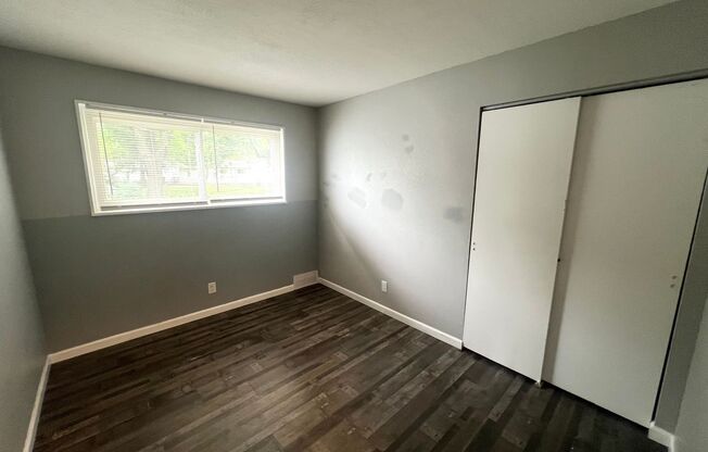 3 beds, 1 bath, $1,595