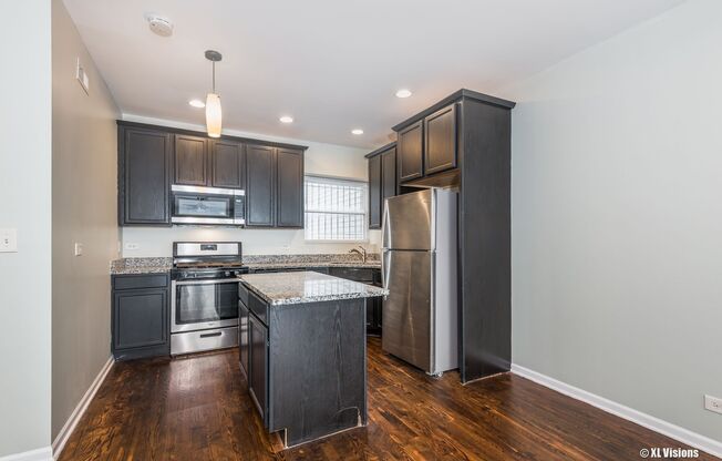 4750-4752 S Indiana Ave