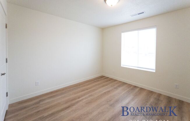 3 beds, 1 bath, 1,250 sqft, $1,375, Unit 328 E Main St #8