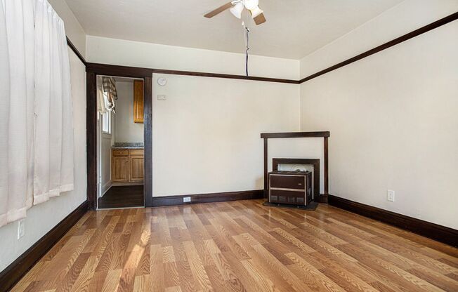 1 bed, 1 bath, $2,200, Unit 2249 Central Ave #C