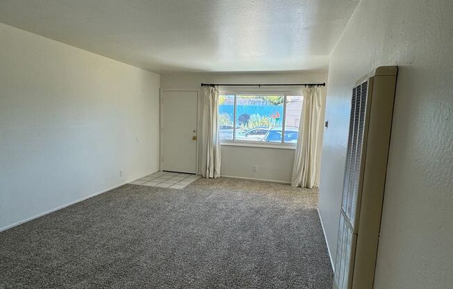 2 beds, 1 bath, 700 sqft, $2,375, Unit A