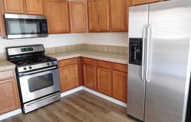 UNR friendly 3 Bedroom , 2.5 Bath Townhouse