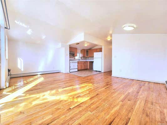 3 beds, 2 baths, $2,600, Unit 3RD FL