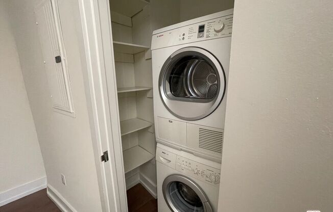 1 bed, 1 bath, 805 sqft, $2,998, Unit 607