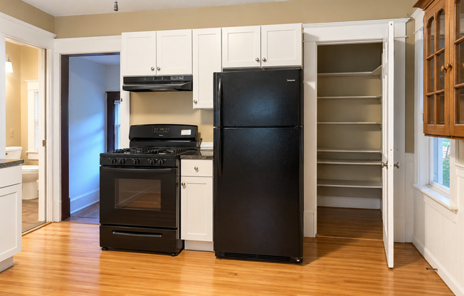 Charming Duplex Near West 7th – Hardwood Floors, Porch & Garage!