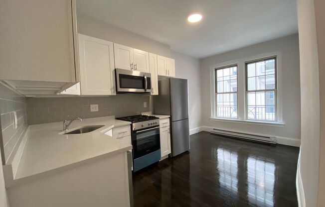 Luxury 2-Bedroom Apartment in Back Bay  – Clearwater St $4,150/month | 2 Bed • 1 Bath