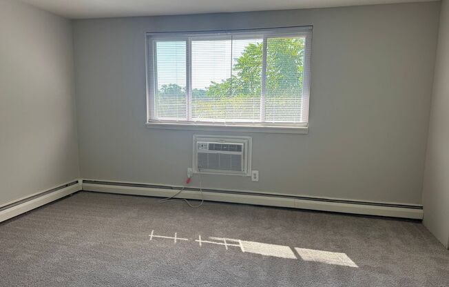 1 bed, 1 bath, 578 sqft, $1,340, Unit C09