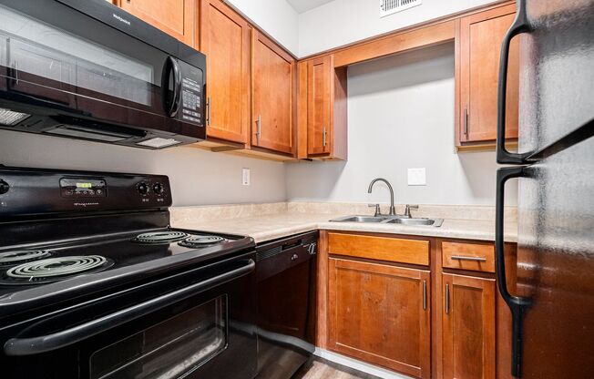 2 beds, 2 baths, 810 sqft, $1,250, Unit 135