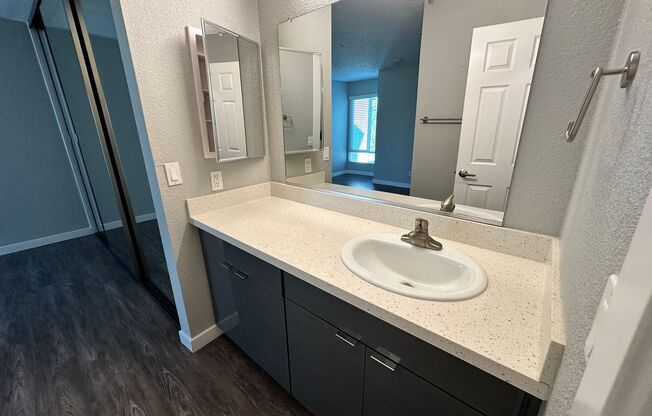 2 beds, 1 bath, 821 sqft, $2,790, Unit F036