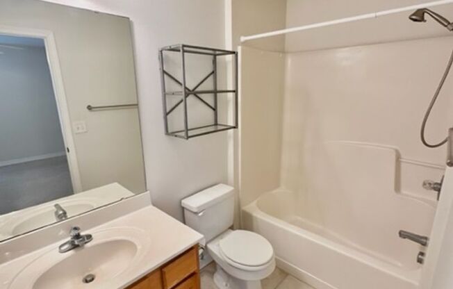 3 beds, 2.5 baths, $1,800, Unit # 1