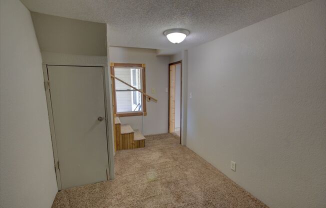 1 bed, 1 bath, 815 sqft, $750, Unit Rear Unit