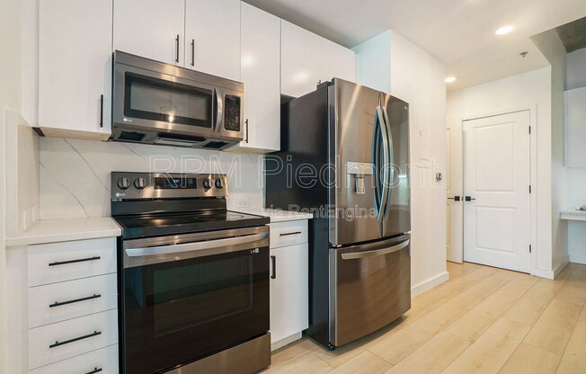 1 bed, 1 bath, 779 sqft, $2,200, Unit Apt 2003