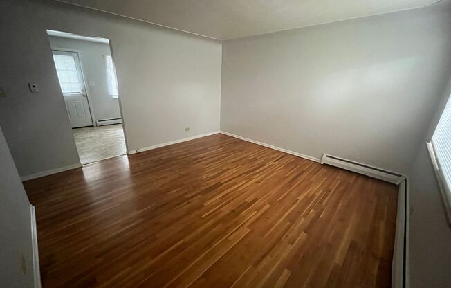 2 beds, 1 bath, 700 sqft, $1,345, Unit 2516