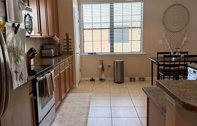 3 beds, 2 baths, $2,300