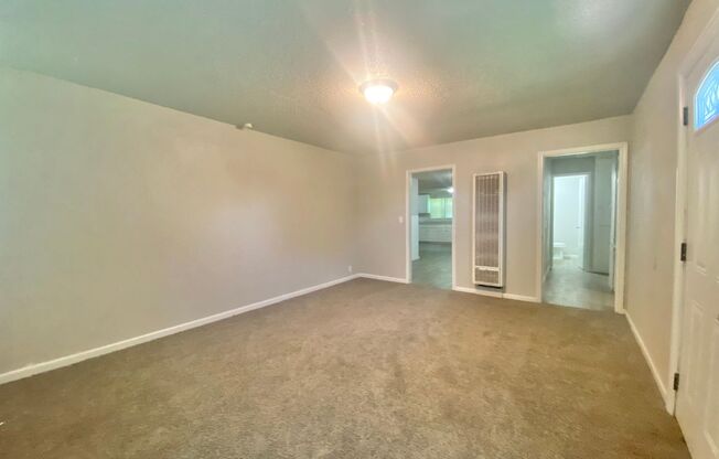 3 beds, 1 bath, $995