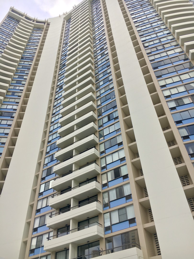 *VIEW FULL AD FOR DETAILS* $500 1ST MONTH RENT SPECIAL | RENOVATED HIGH-RISE STUDIO/1BA/1PK RENTAL IN MARCO POLO BUILDING! POOL! SAUNA! BASKETBALL & TENNIS COURT! BARBECUE AREA! | MCCULLY-MOILIILI