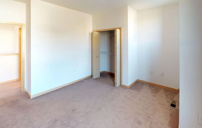 2 beds, 1.5 baths, $2,450, Unit 602 W Main St