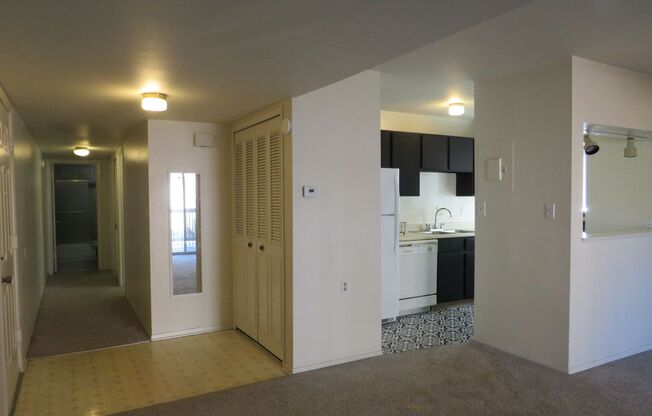 1318 HOLLAND PARK BLVD
