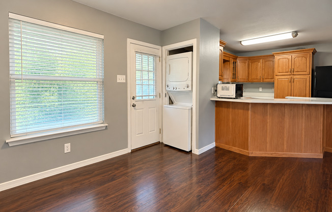 3 beds, 2 baths, $1,795