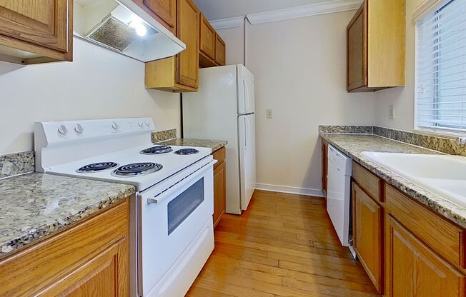 2 beds, 1 bath, $1,095, Unit #10