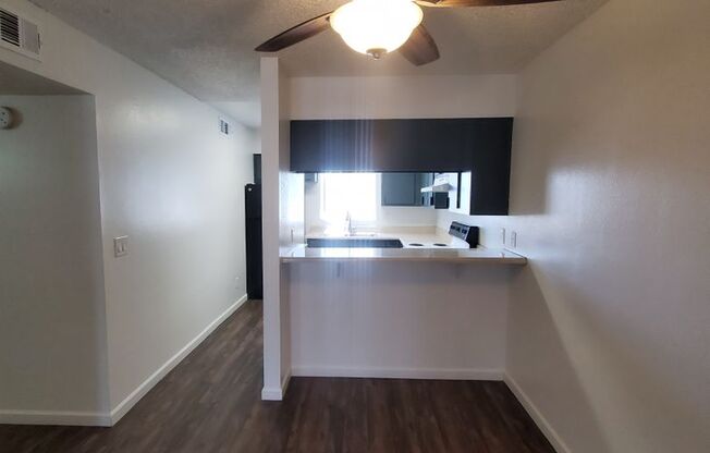 2 beds, 2 baths, 950 sqft, $1,449, Unit 315