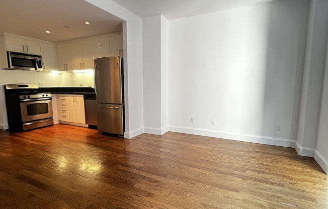 1 bed, 1 bath, 561 sqft, $4,112, Unit 11EADDISON