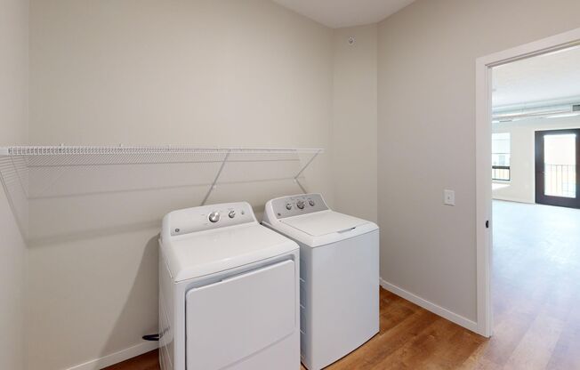 2 beds, 1 bath, 1,096 sqft, $1,445, Unit 2731-2421