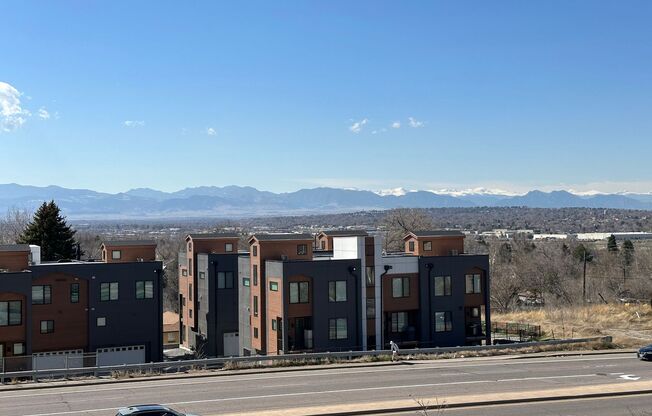 1 bed, 1 bath, 751 sqft, $2,155, Unit 320 - STR