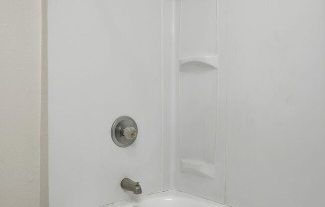 1 bed, 1 bath, 625 sqft, $1,595, Unit 109