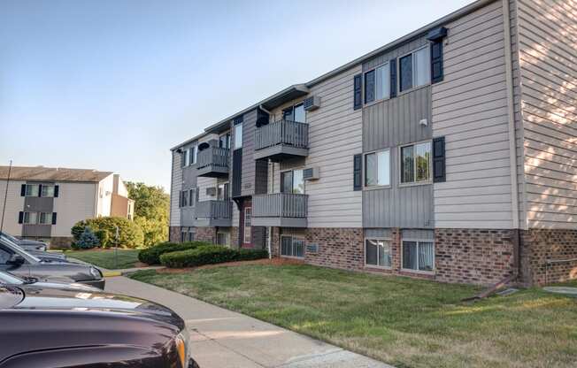 Exterior at Mason Hills Apartments in Mason, MI