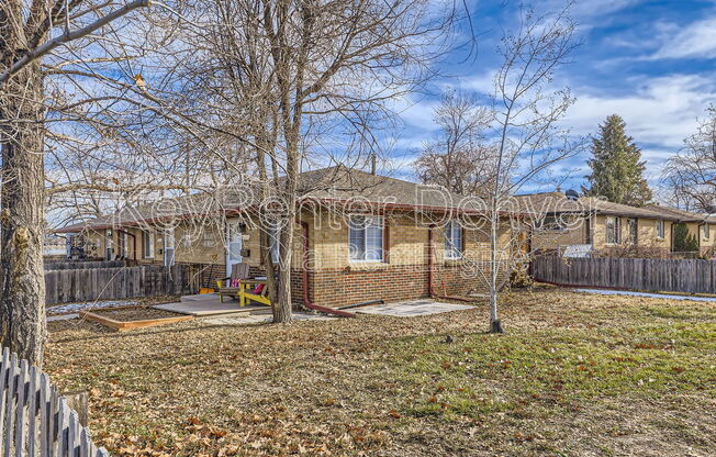5290 W 24 AVE