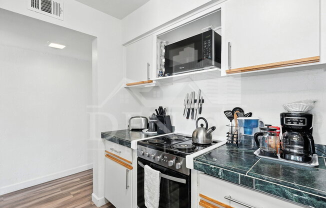 2 beds, 2 baths, 932 sqft, $1,450, Unit Unit 229e