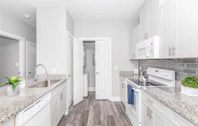 2 beds, 2 baths, 935 sqft, $1,375