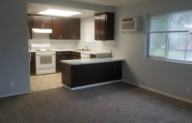 2 beds, 1 bath, 800 sqft, $1,045, Unit Unit 16