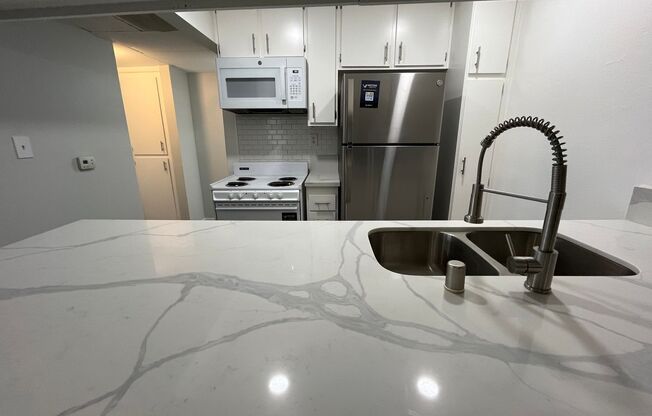 2 beds, 2 baths, 1,100 sqft, $2,098, Unit 202