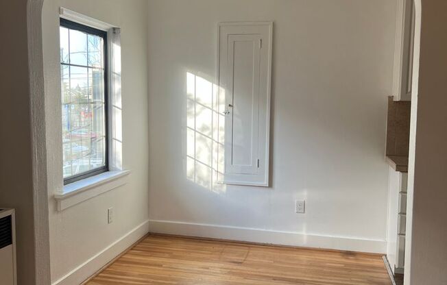 Studio, 1 bath, 434 sqft, $1,229, Unit 210