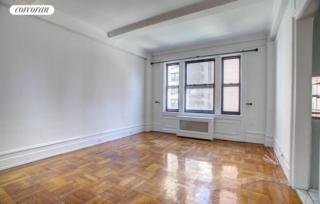 315 W 102 ST