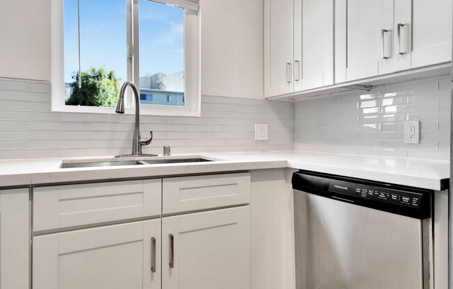 Glendon Luxury Investments LLC