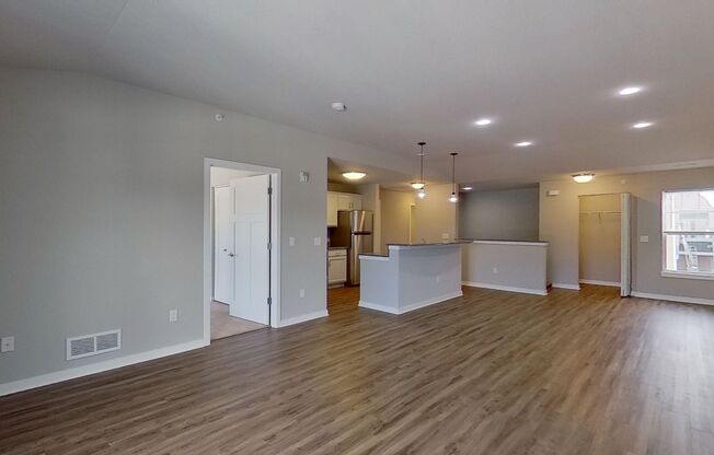 2 beds, 1 bath, $1,717, Unit 62