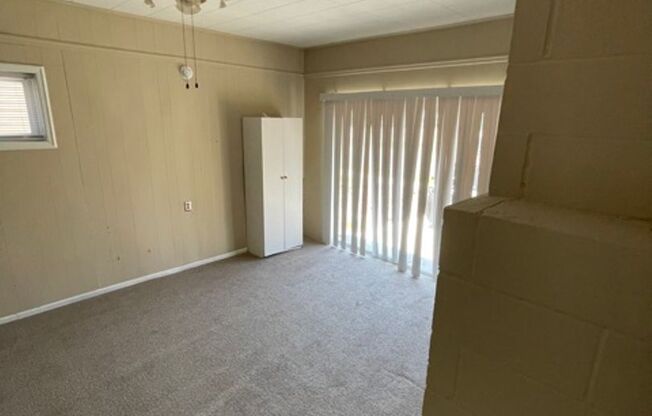 4 beds, 1 bath, $2,150