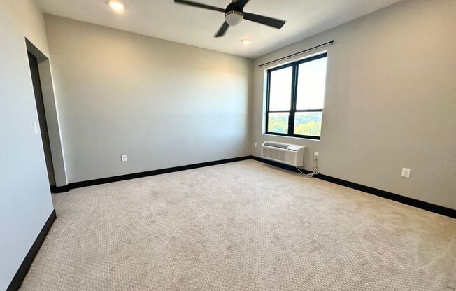 1 bed, 1 bath, $1,275, Unit 303