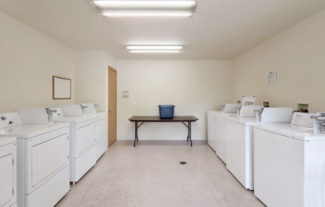 2 beds, 1 bath, 800 sqft, $1,750, Unit 102-2604 South Campus Place