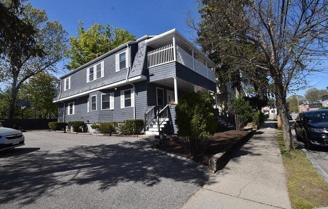 87 FLORAL ST
