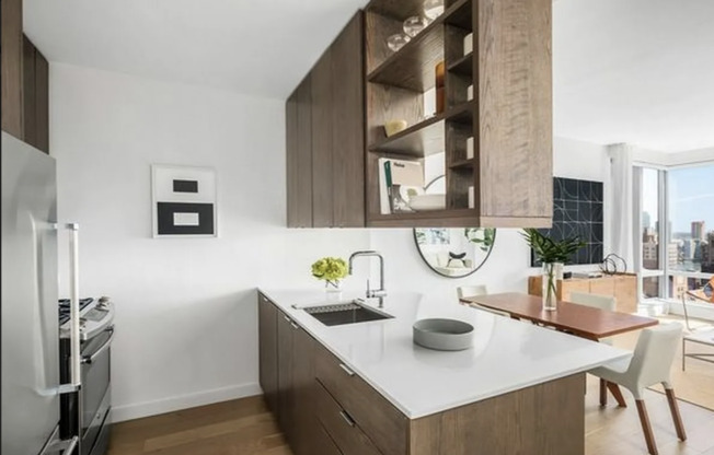 2 beds, 2 baths, $9,450, Unit 35J