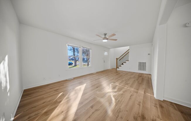 3 Bedroom 2 Full Bath Home For Rent near Post!