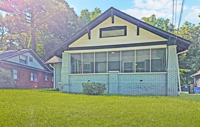 Beautifully Renovated 4 Bedroom Home in the Heart of Atlanta – Cascade Road