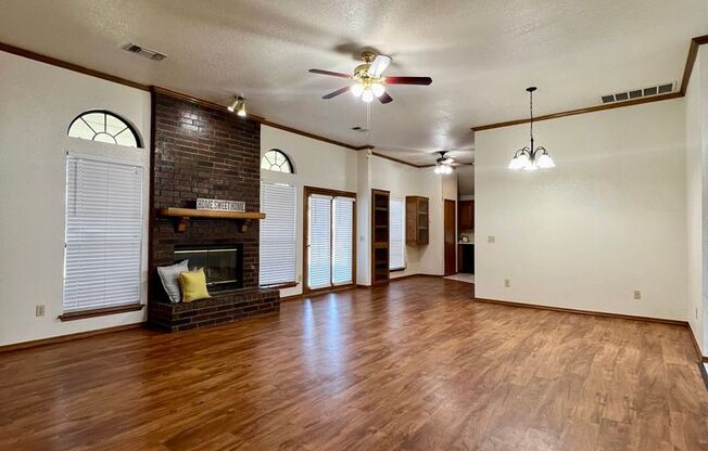 Spacious Bedroom Home in Westmoore School District!