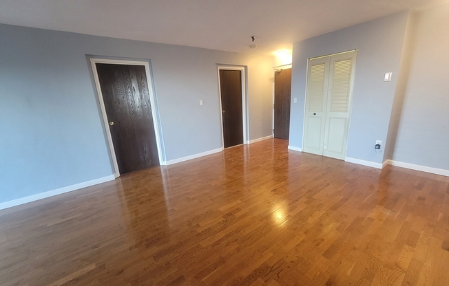 2 beds, 1 bath, 960 sqft, $2,250, Unit 1206